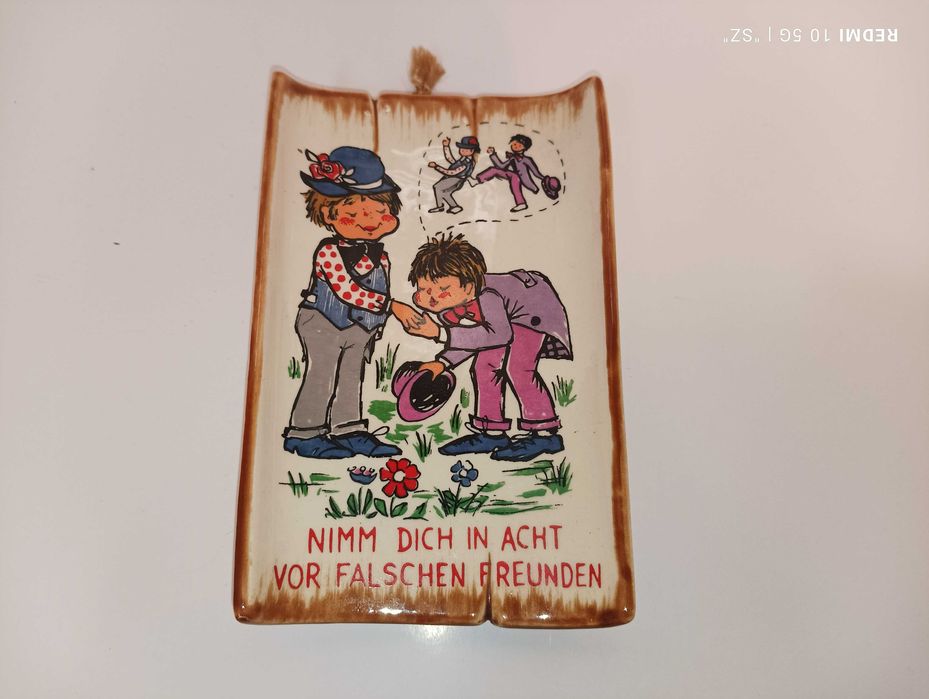 Stara zawieszka - porcelanowa - V. Goebel - W. Germany.