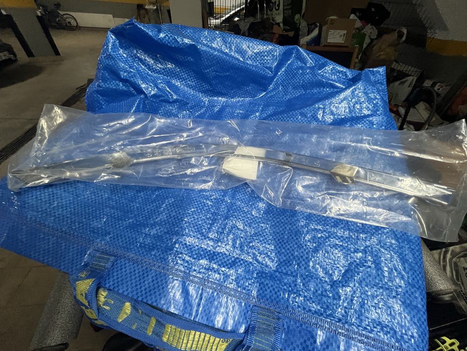 Friso cromado parachoques frontal chrysler grand voyager 2010