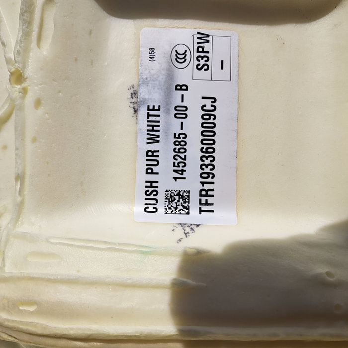 Кожаный салон Tesla Model 3 21+год