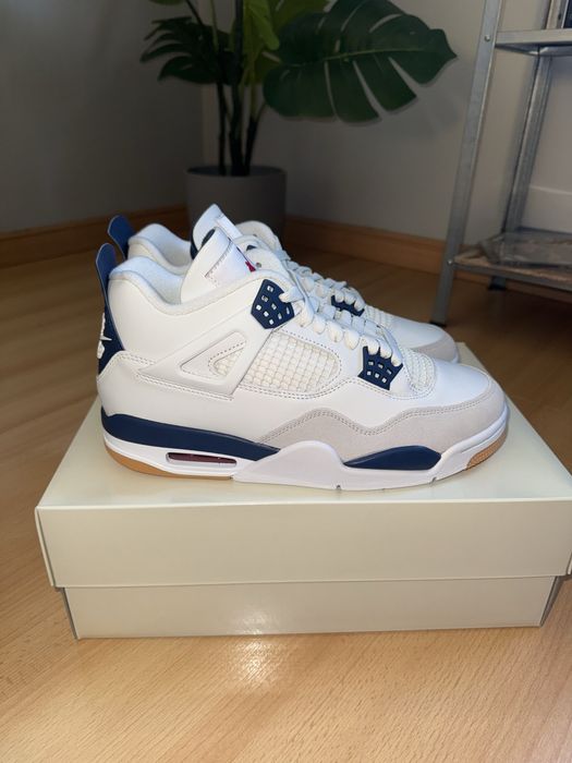 Air Jordan 4 SB Navy