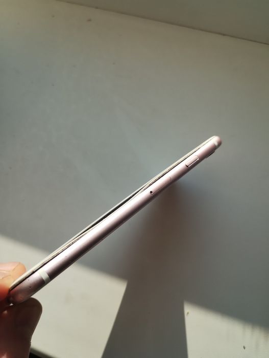 смартфон Apple iPhone 6s