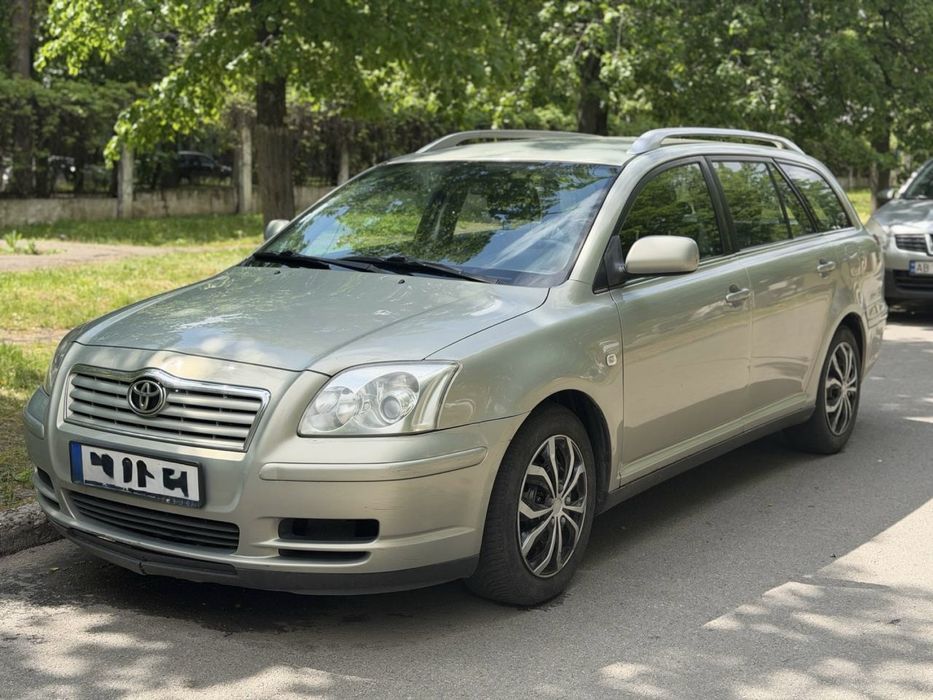 Toyota Avensis 2.0 дізель гарний стан