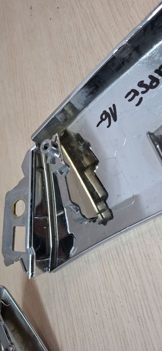 Listwa  Zderzaka Przedniego Mitsubishi Eclipse