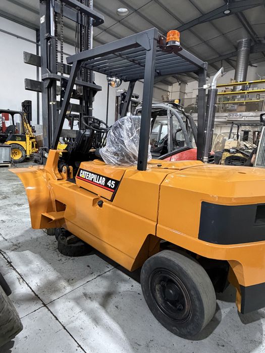 Empilhador catarpilar 4500kg capacidade