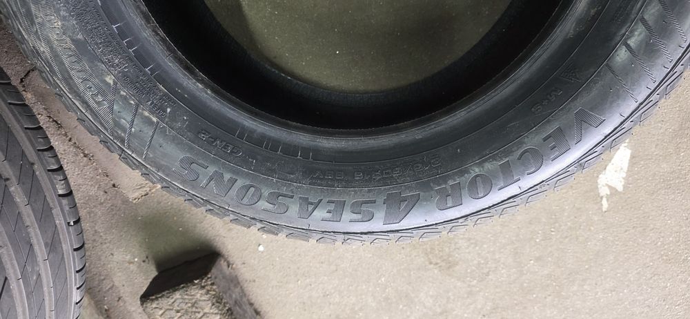 Opony wielosezonowe całoroczne 215/60/16 Goodyear Vector 4Seasons  Nowe lezakowane