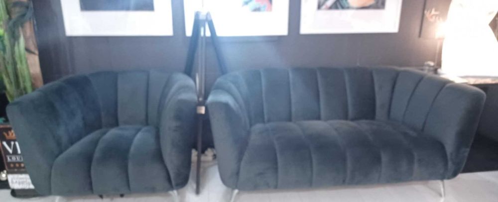 Sofá + Poltrona em Veludo & Design Elegante | Oportunidade