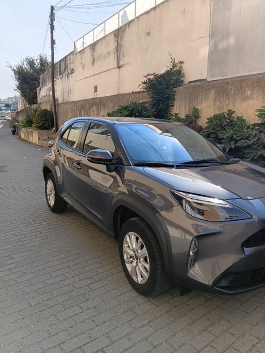 Toyota Yaris Cross Híbrido — 31.000 km / Garantia Toyota