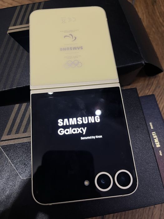 Samsung Z Flip 6 (Olympic Edition)
