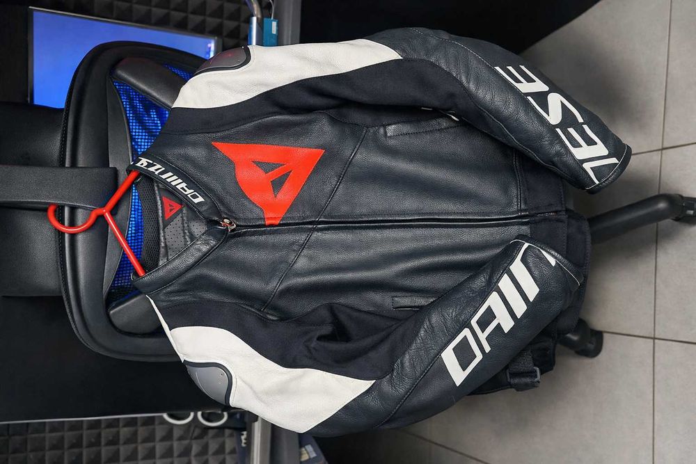 Casaco Dainese em Pele – Tamanho M – Excelente Estado