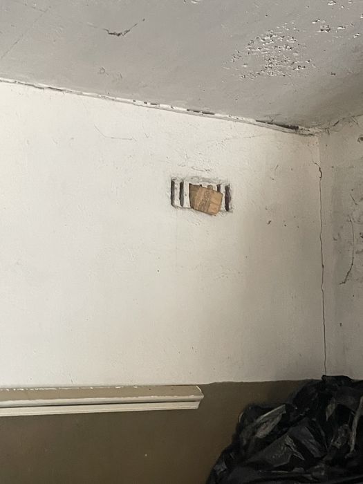 Продам   кирпичный гараж с  подвалом . Таирово "ШКОЛЬНЫЙ"  Радужный.