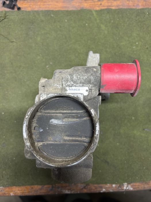 Кран аварійного розторможення причепа ( wabco )