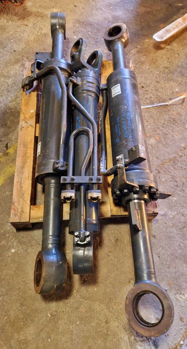 siłownik hydrauliczny do ładowarki koparki 1370mm