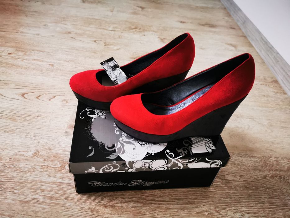 Buty na koturnie rozm. 38