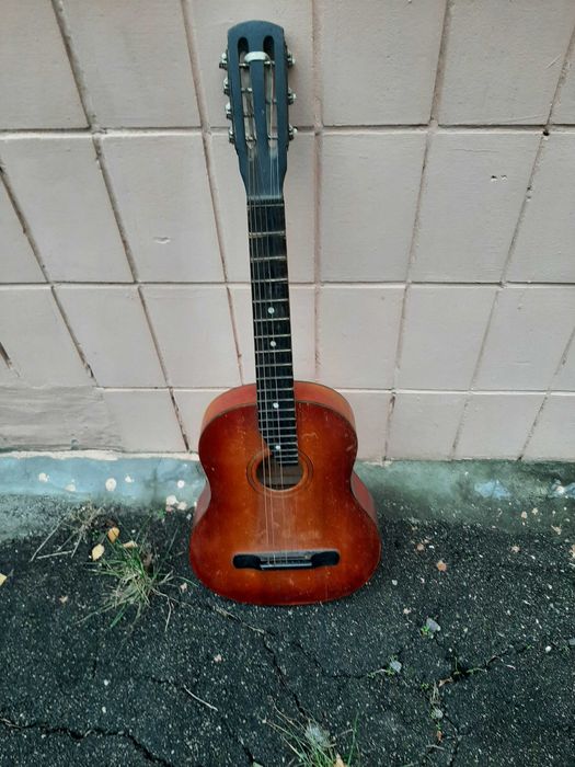 Гитара семиструнная