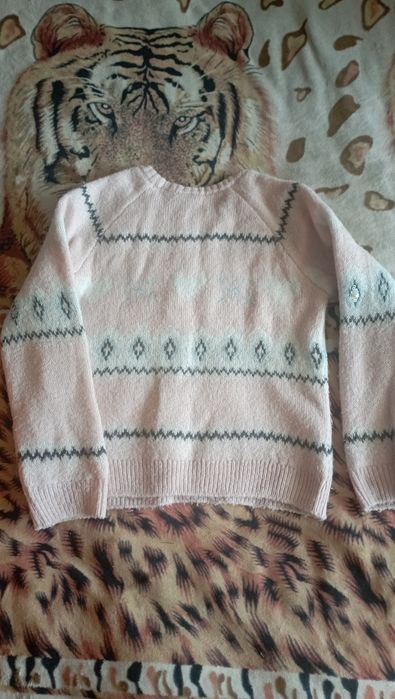 Продам кофту для девочки