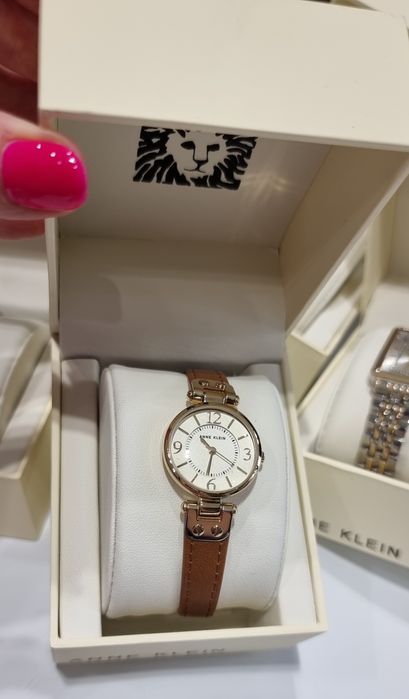 Женские часы Anne Klein