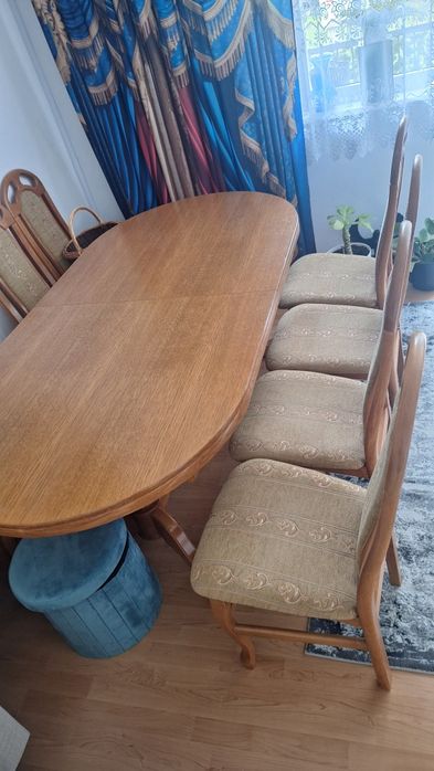 Sprzedam stół  z krzeslami