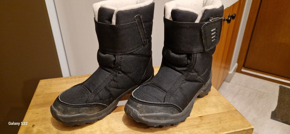 Używane. Buty turystyczne śniegowce dla dzieci Quechua. R30 czarne