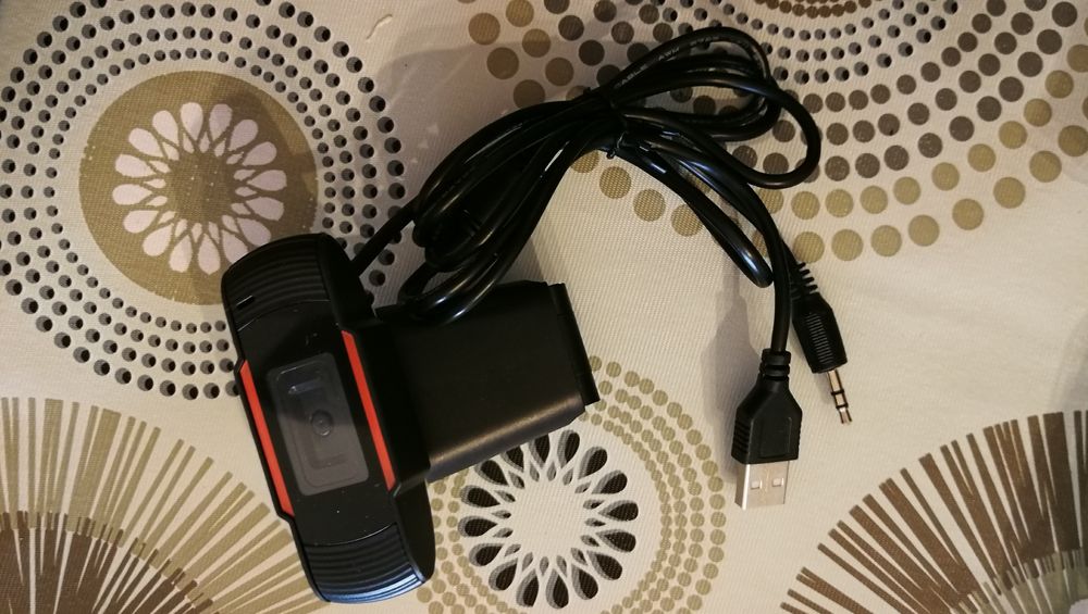 Webcam e cabos diversos