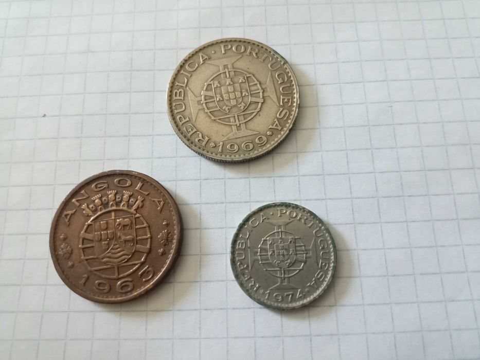 Lote de 10 moedas de Angola (ex-colónia, de 1927 a 1974)