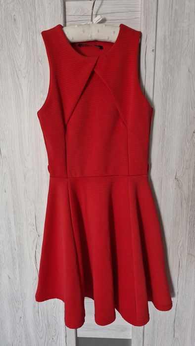 Czerwona sukienka mini rozkloszowana xs, 34