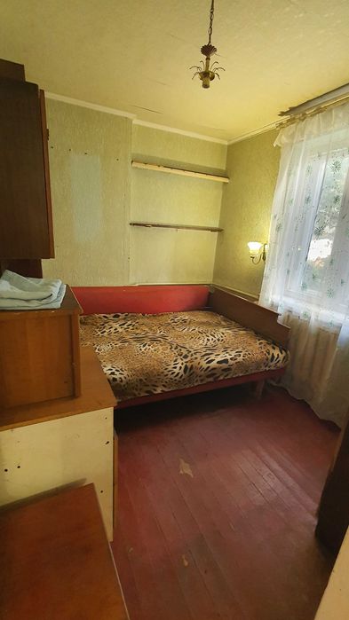 Продам пів будинку з окремим входом в с.Трушки