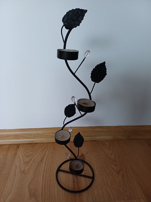 Sprzedam metalowy świecznik