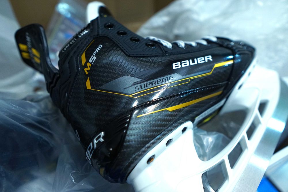 Nowe łyżwy hokejowe Bauer Supreme M5 PRO, 6.5, fit 1
