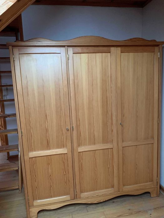 Szafa ubraniowa 3 drzwiowa