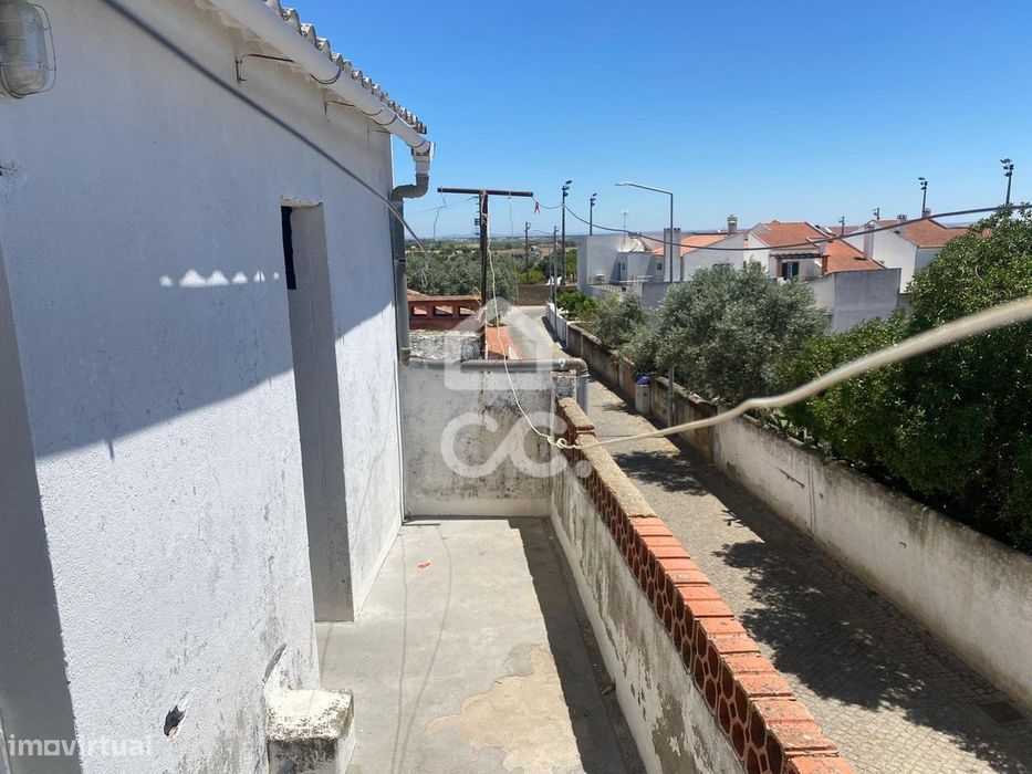 Used T2 House in the Center of Vidigueira