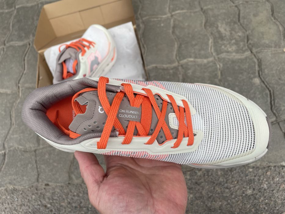 Кроссовки женские On Cloud Running Cloudsurfer next white flame 37-41