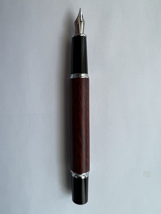 Caneta de tinta permanente