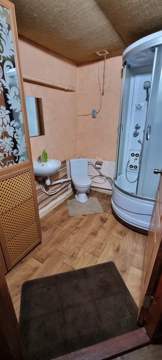 Будинок з Басейном на водосховищі для відпочинку та рибалки