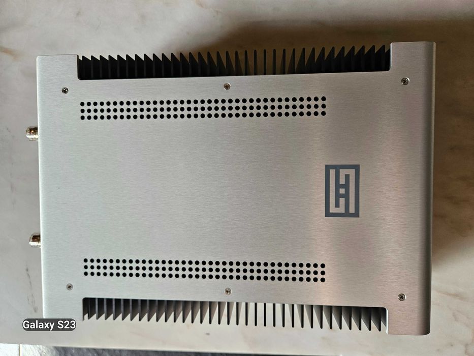 Amplificador estéreo Schiit Aegir (Versão 1)