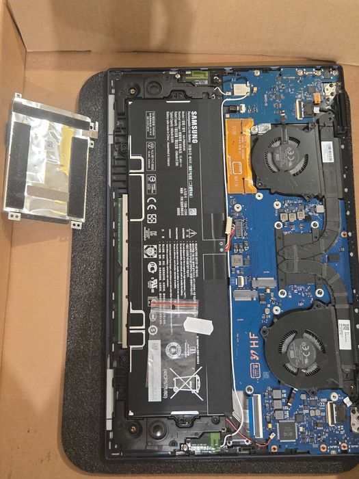 Laptop Samsung Book3 Pro 360 16 cali USZKODZONY