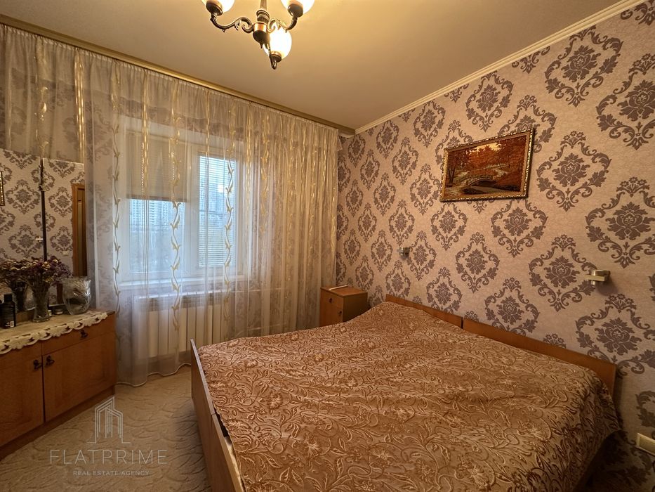 Продам 3-х кімнатну квартиру метро Осокорки