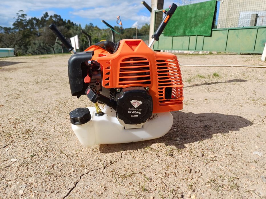 Curtador de relva multifuncional