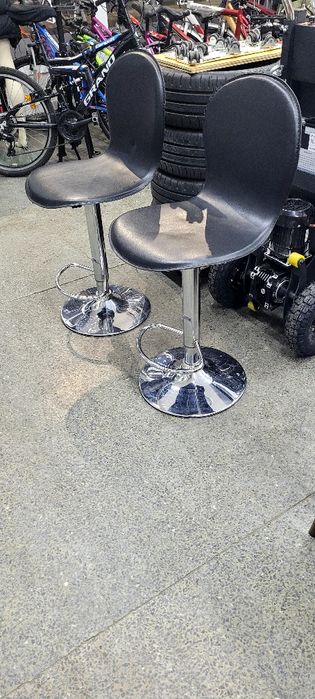 Hokery 2szt polecam.