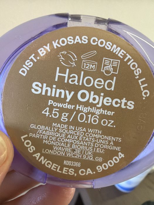 Хайлайтер Kosas та тональний Estee Lauder Futurist