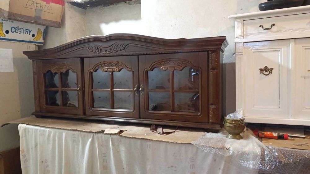 підвісна вітрина горіх махогон дуб