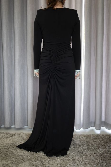 Vestido longo Aila preto com detalhe torcido Tamanho L