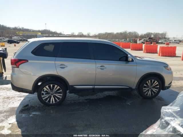 2019 Mitsubishi Outlander SE 2.4 Повний привід