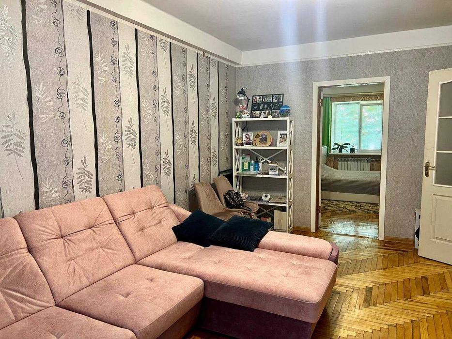 Продам 2х комнатную район "Варуса"