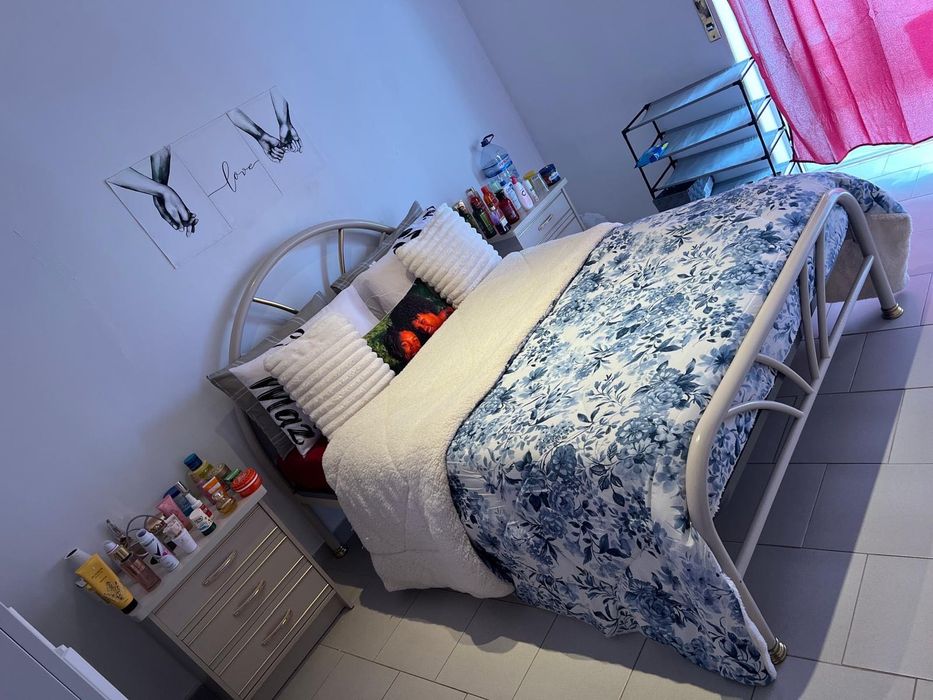 Quarto laranjeiro Almada