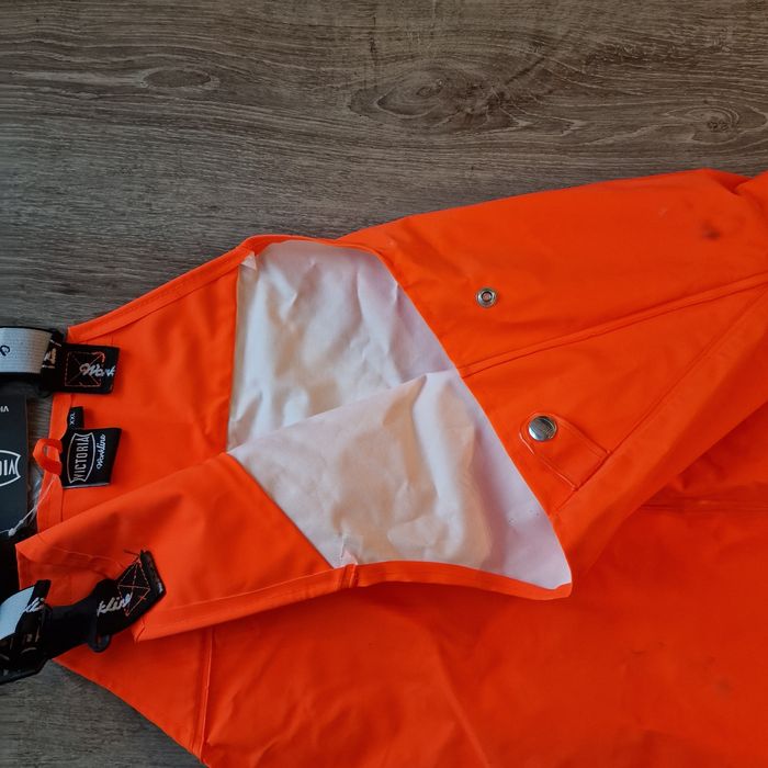 Nowe spodnie Victoria - przecideszczowe