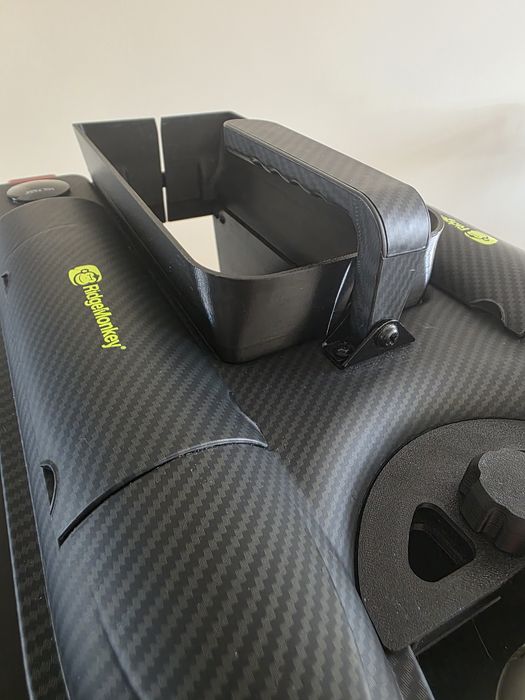 Łódka zanętowa RidgeMonkey  Hunter 750 + dodatki