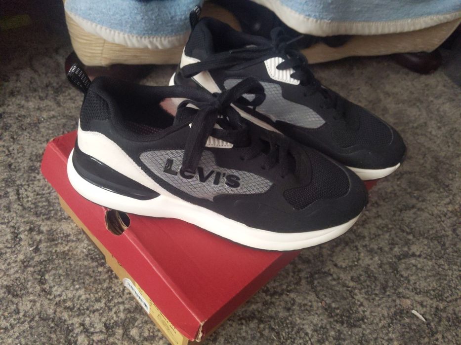Кросівки Levi's оригінал 36 розмір