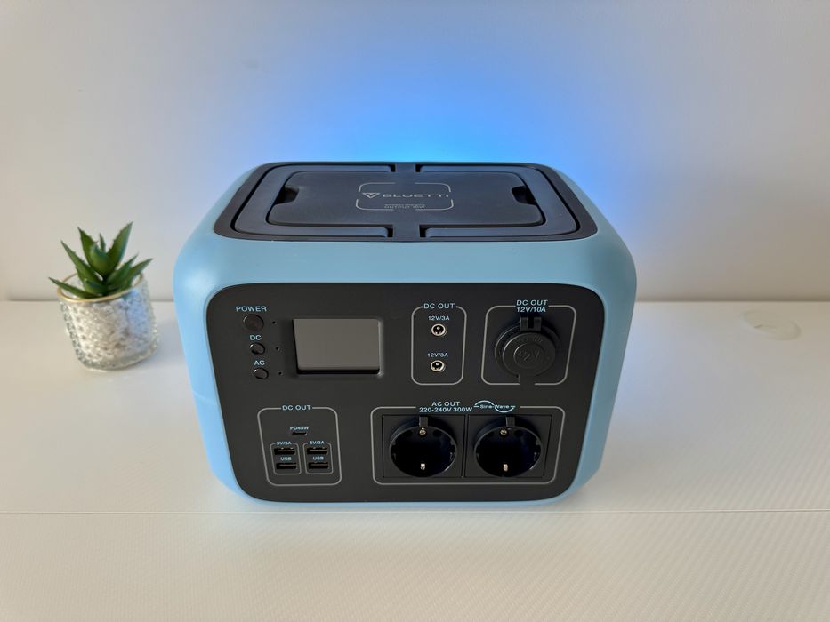 BLUETTI AC50S — портативна електростанція