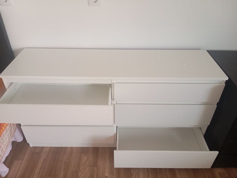 Cómoda branca IKEA