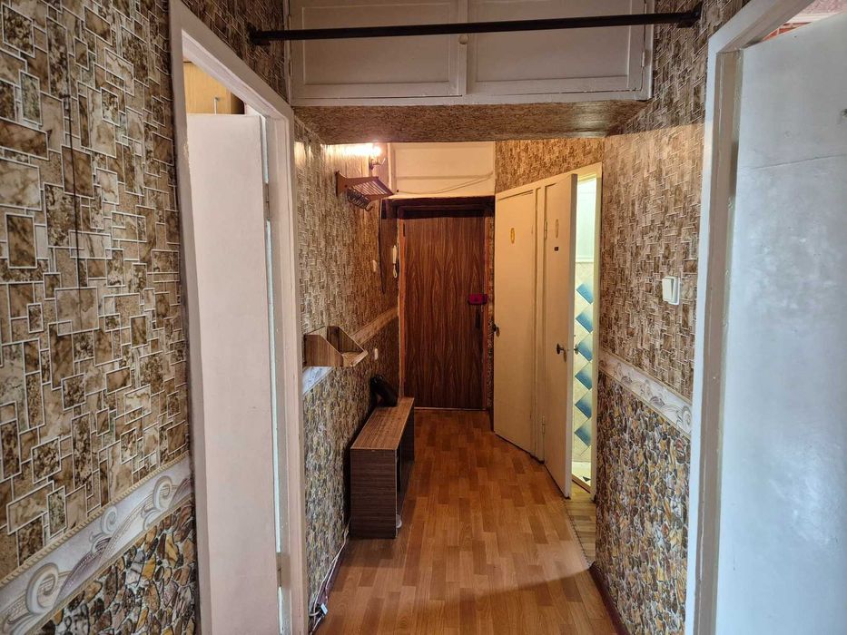 Продам 3-кімнатну квартиру на низькому поверсі